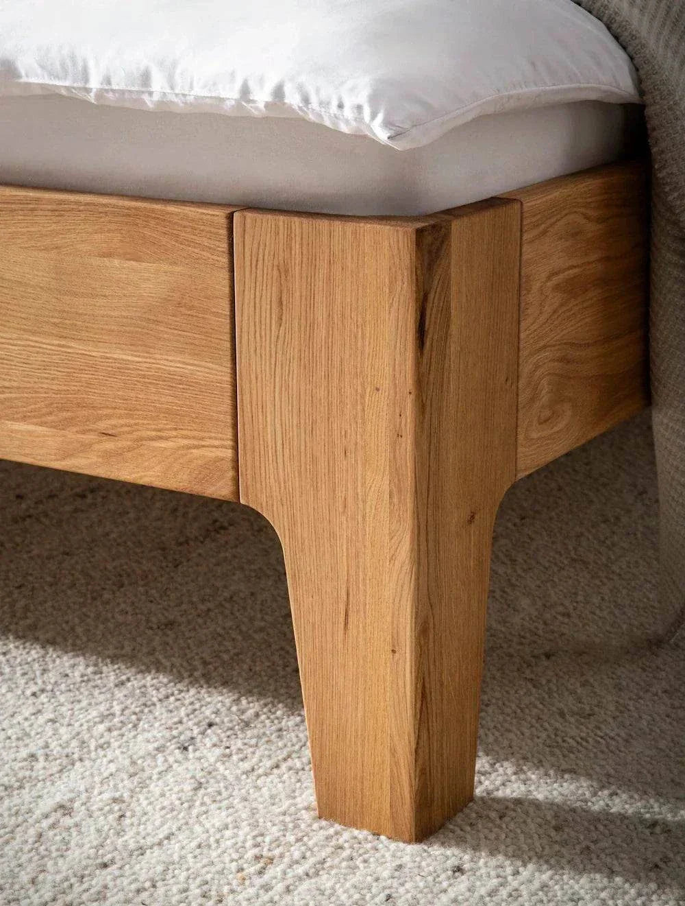 Wildeiche Massivholzbett