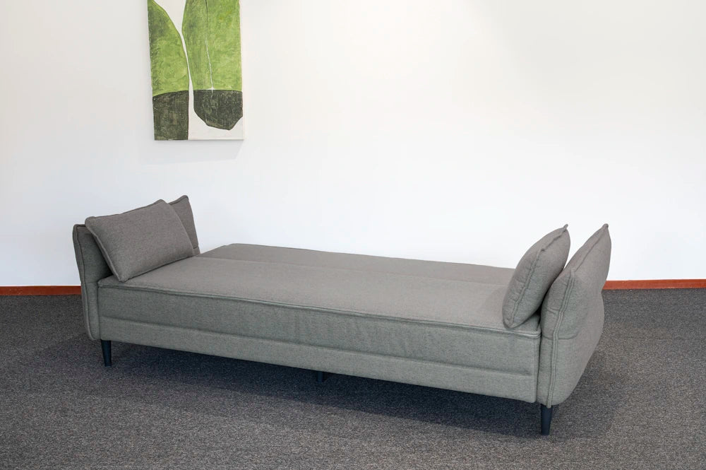 Schlafsofa mit verstellbaren Armlehnen, Dekokissen