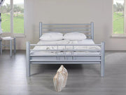 Metallbett Lea.